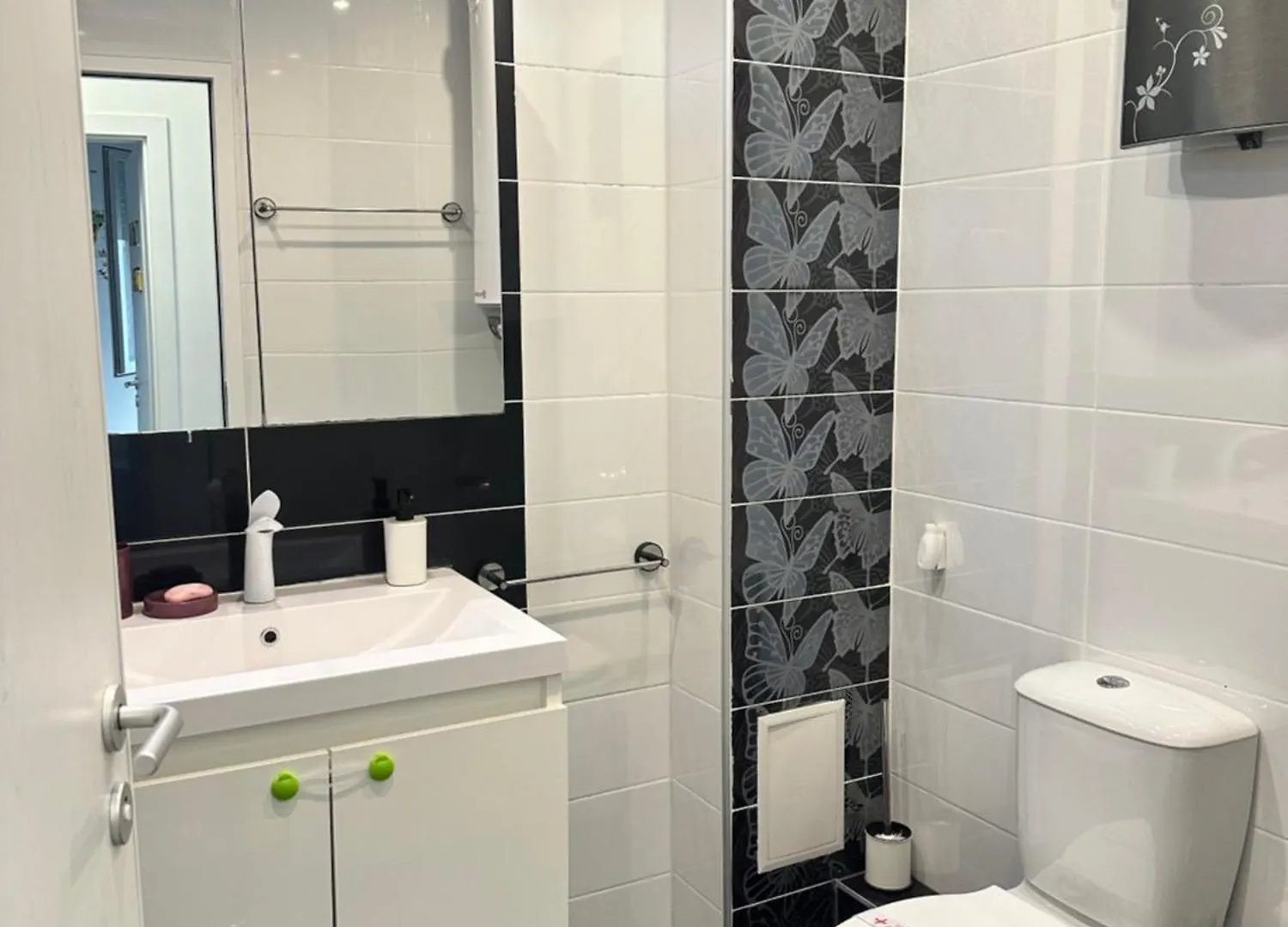 Apartment Briz Apartment; 2 Bdr; 6 Guests; Private Parking Varna