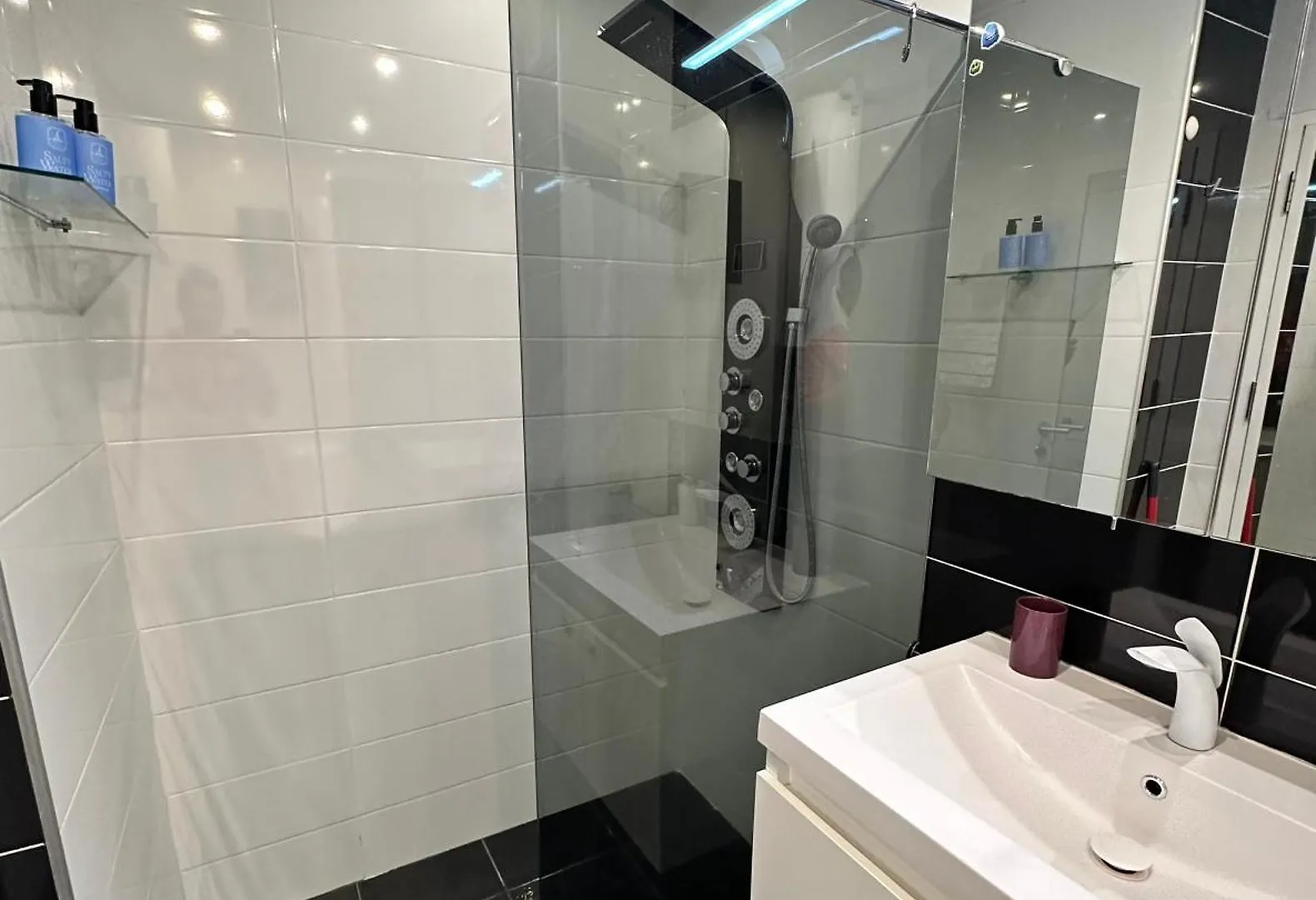 Briz Apartment; 2 Bdr; 6 Guests; Private Parking Varna Apartment